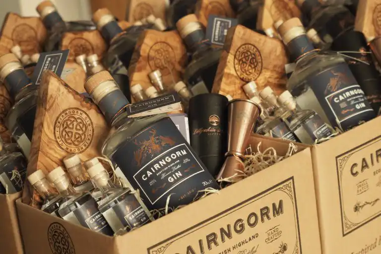 Bottles of Cairngorm gin sets